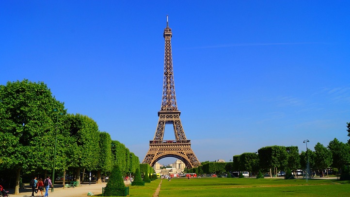 Eiffel Tower-Work-and-Travel
