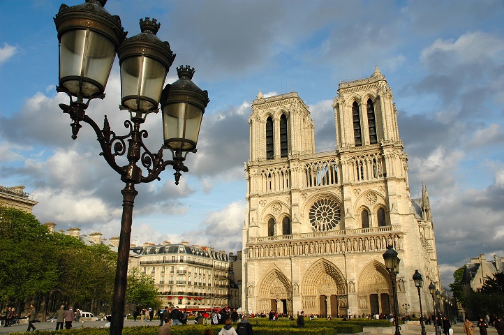 Notre Dame-Paris-Work-and-Travel